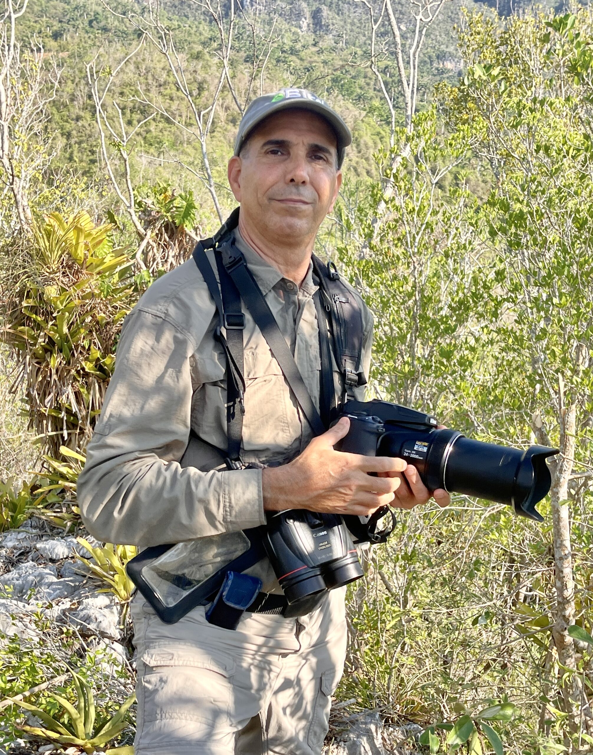 Nils Navarro con especímenes